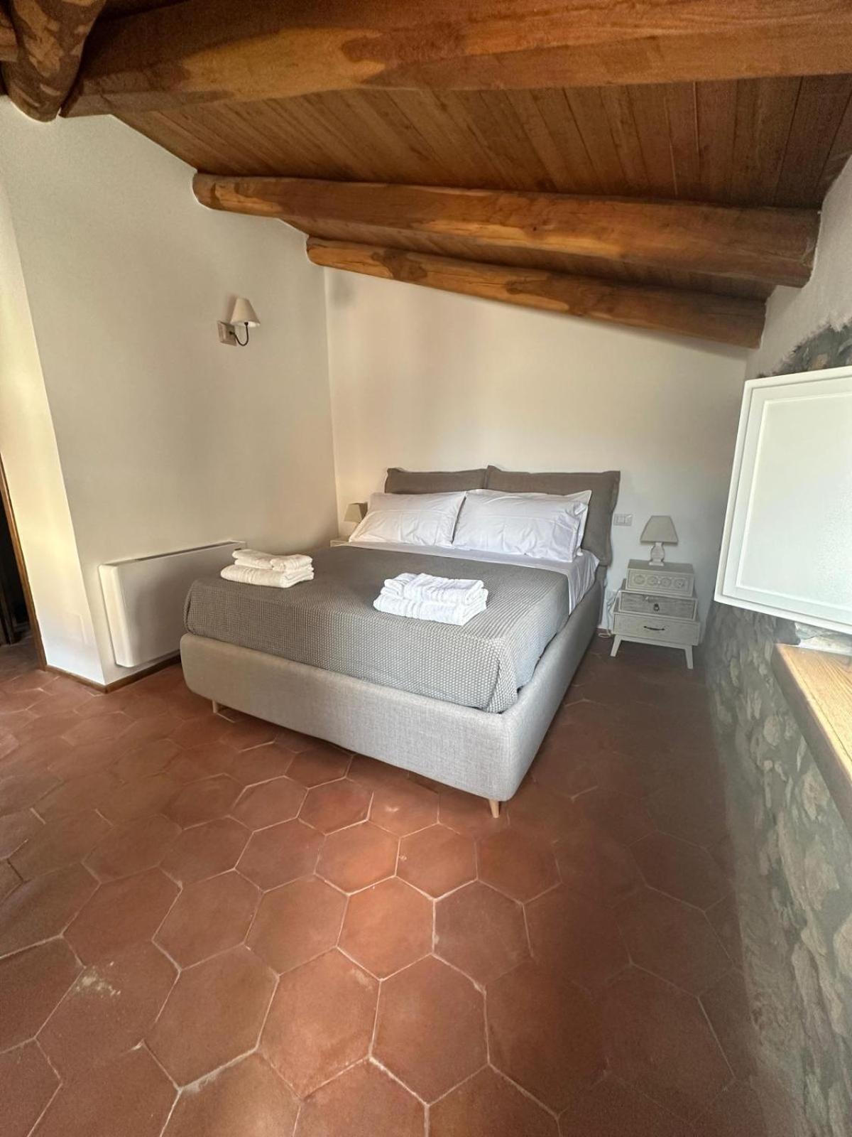 Bed and Breakfast La Mansarda Castellabate Esterno foto
