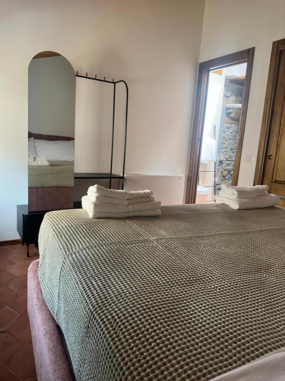 Bed and Breakfast La Mansarda Castellabate Esterno foto