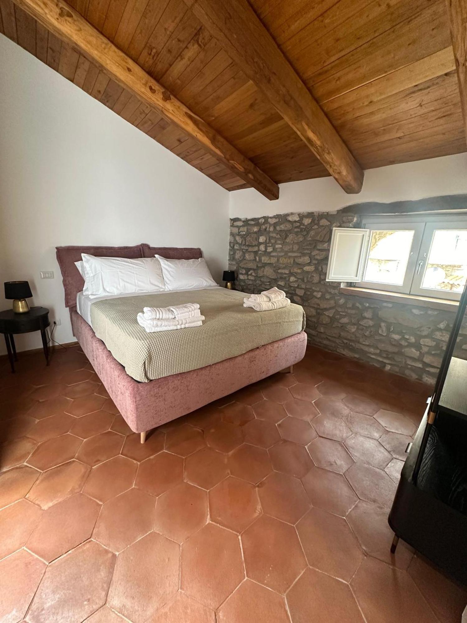 Bed and Breakfast La Mansarda Castellabate Esterno foto
